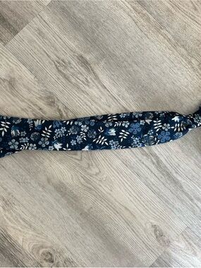 Express Navy Blue Floral Men's Tie